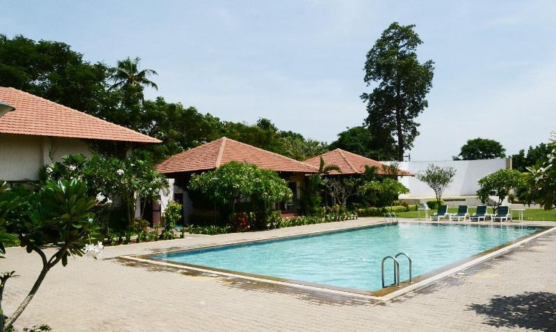 Hotel Riverside Resort And Spa Kumbakonam Kültér fotó